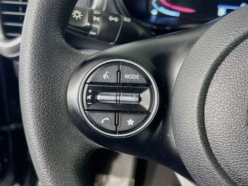 Used 2023 Kia Soul LX w/ LX Technology Package FWD image 17
