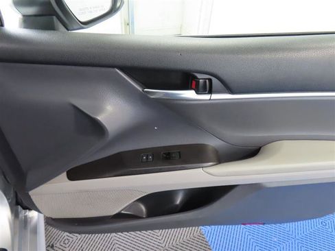Used 2023 Toyota Camry LE image 30
