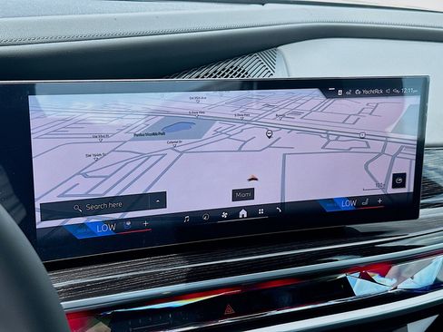 New 2025 BMW 750e xDrive w/ Executive Package image 11