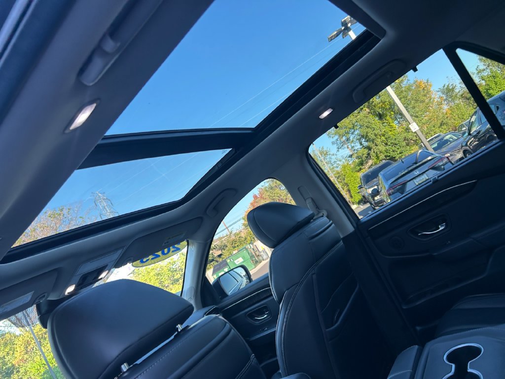 Used 2025 Honda Pilot Elite image 25