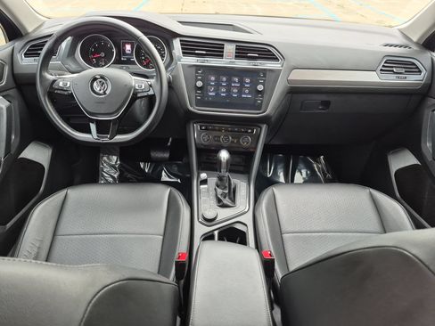 Used 2019 Volkswagen Tiguan SE w/ Panoramic Sunroof Package AWD/4WD image 24