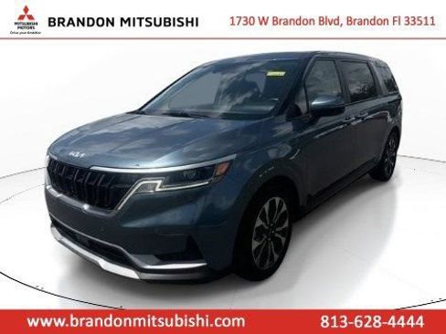 Used 2023 Kia Carnival EX FWD image 2