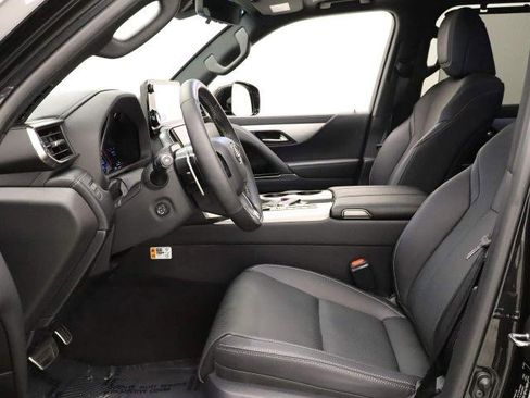 Used 2025 Lexus LX 600 F Sport image 38