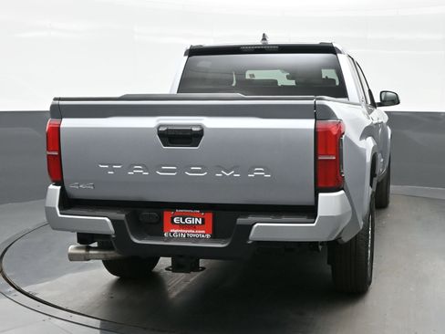 Used 2025 Toyota Tacoma SR5 image 5