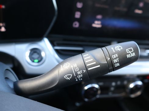 Certified 2024 Chevrolet Trax LT image 22