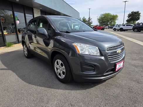 Used 2016 Chevrolet Trax LS FWD image 12