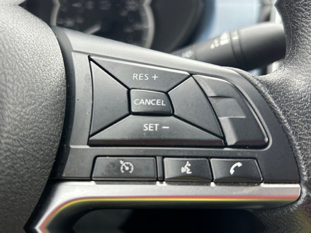 Used 2025 Nissan Versa SV FWD image 33