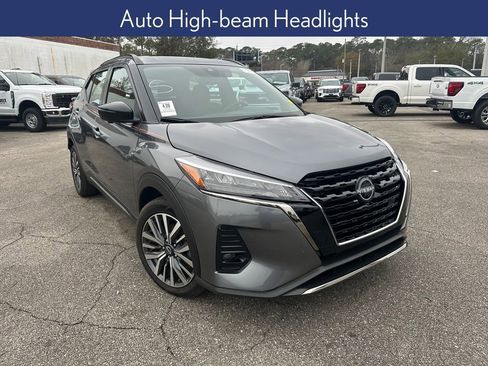 Used 2024 Nissan Kicks SR image 10