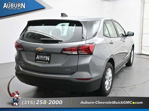 Used 2023 Chevrolet Equinox LS AWD/4WD image 4