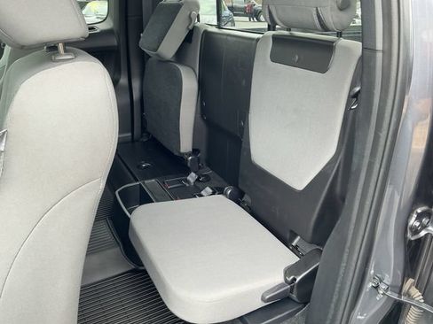 Used 2020 Toyota Tacoma SR5 AWD/4WD image 22