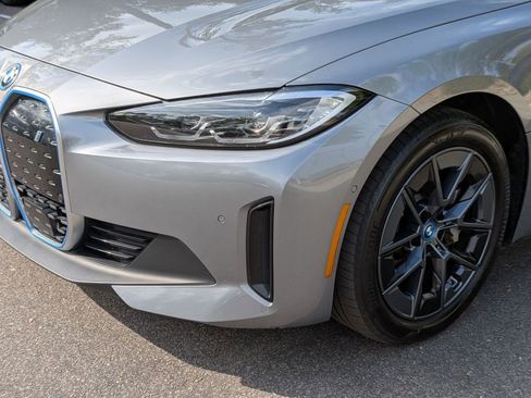 Used 2024 BMW i4 eDrive40 image 9