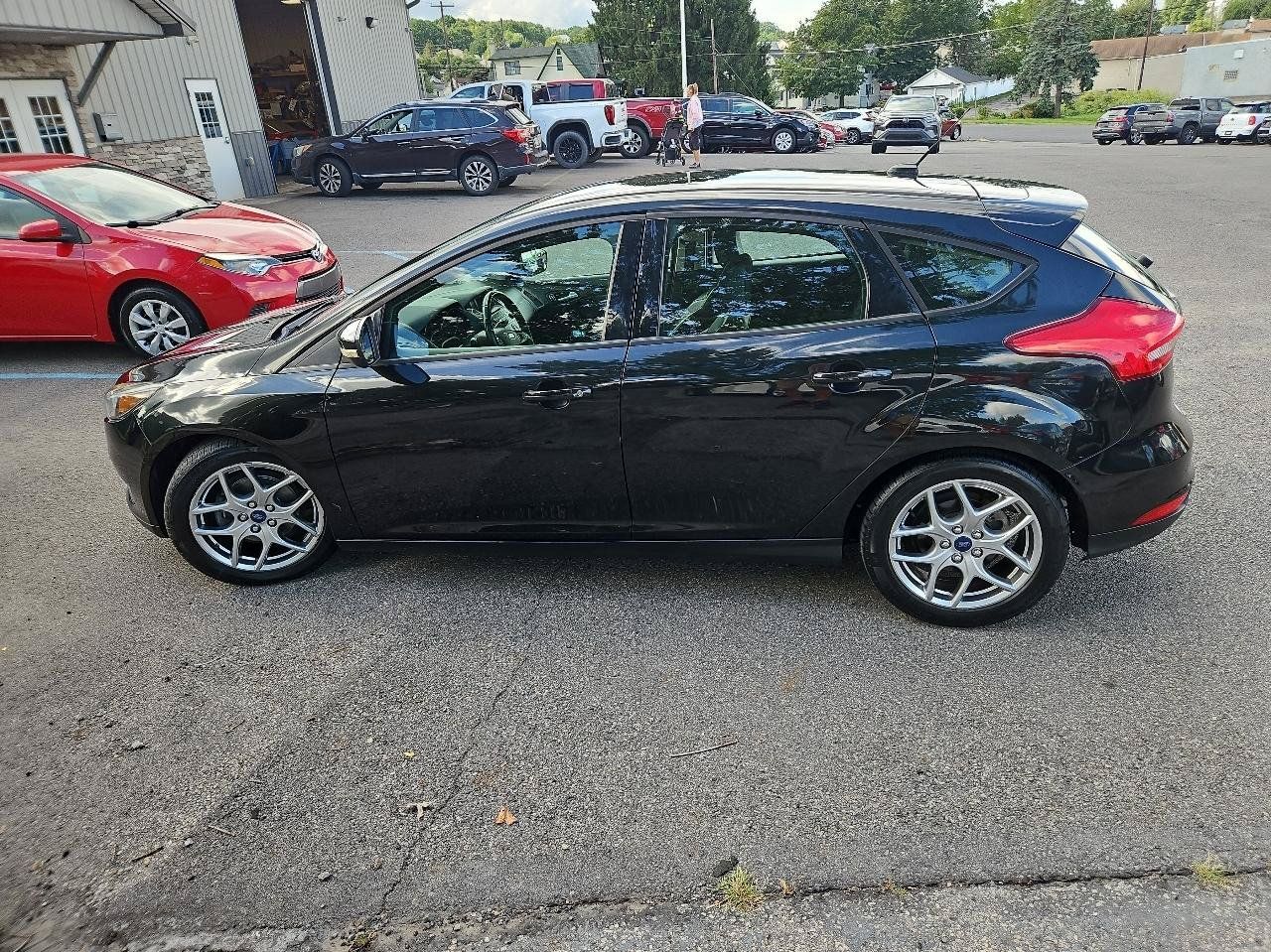 Used 2015 Ford Focus SE w/ Equipment Group 201A FWD image 6
