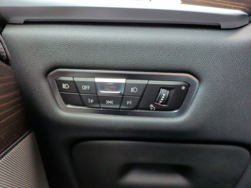 Used 2021 BMW X7 M50i w/ Dynamic Handling Package image 23