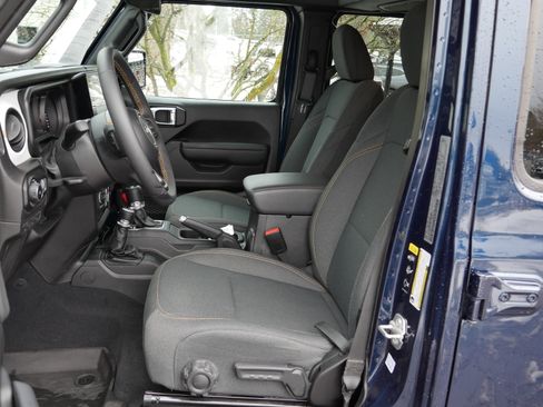 Used 2025 Jeep Wrangler Sport S image 3