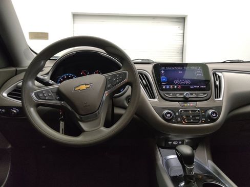 Used 2022 Chevrolet Malibu LT FWD image 22