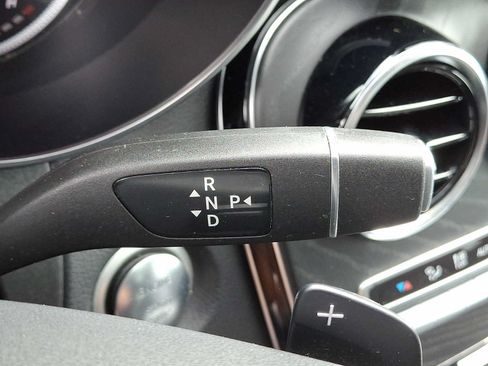 Used 2019 Mercedes-Benz GLC 300 4MATIC image 16
