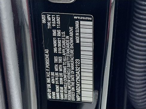 Used 2022 Porsche Cayenne S Platinum image 34