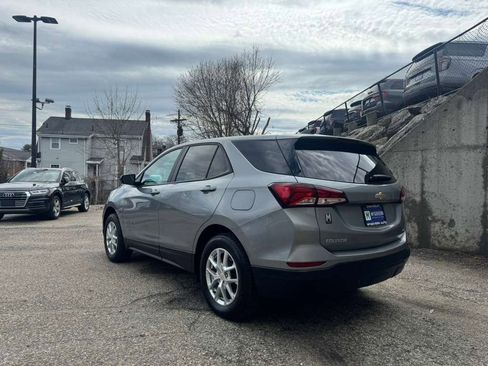 Used 2024 Chevrolet Equinox LS w/ LS Convenience Package image 3