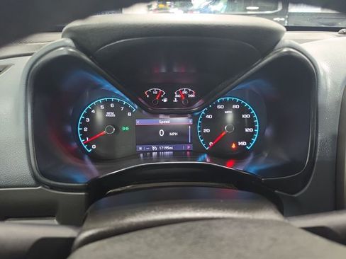 Used 2019 Chevrolet Colorado Z71 AWD/4WD image 12