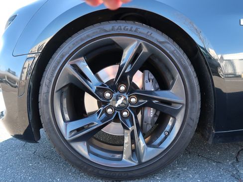 Used 2019 Chevrolet Camaro SS image 39