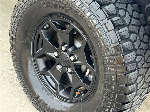 Certified 2021 Jeep Gladiator Willys image 13