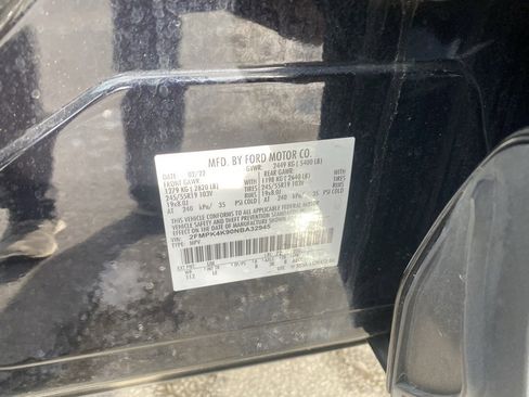 Used 2022 Ford Edge Titanium image 16