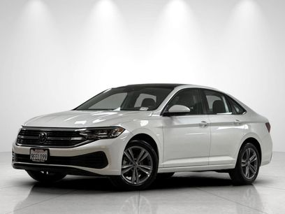 Used 2023 Volkswagen Jetta SE w/ Panoramic Sunroof Package