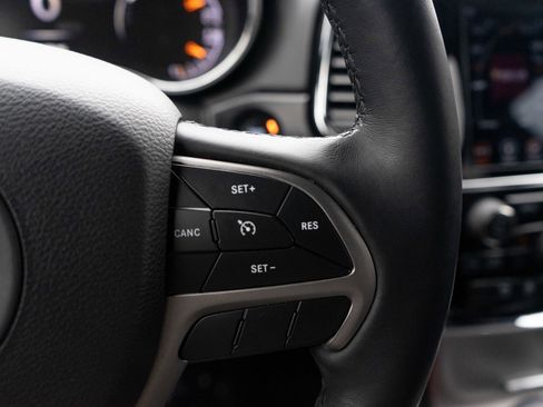 Used 2019 Jeep Grand Cherokee Limited image 25