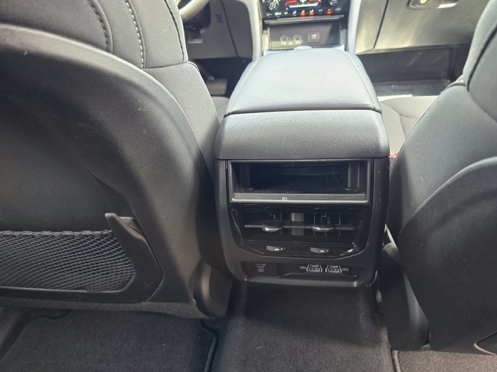 Used 2025 Jeep Grand Cherokee Laredo X w/ Luxury Tech Group I AWD/4WD image 32