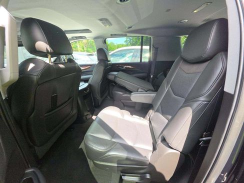 Used 2018 Cadillac Escalade ESV Luxury AWD/4WD image 10