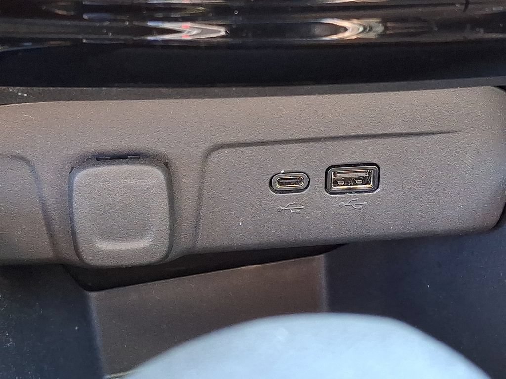 Certified 2024 Chevrolet Trax LT FWD image 25