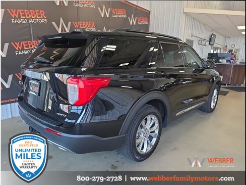 Used 2024 Ford Explorer XLT w/ Equipment Group 202A AWD/4WD image 4