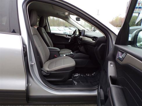 Used 2021 Ford Escape SE image 17