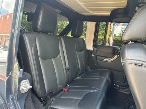 Used 2018 Jeep Wrangler Unlimited Sahara AWD/4WD image 59