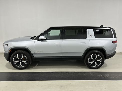 Used 2024 Rivian R1S Adventure AWD/4WD image 6