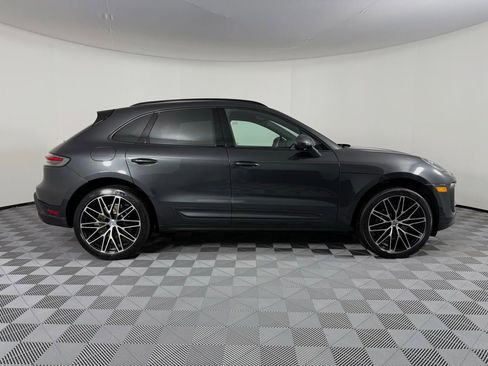 Certified 2025 Porsche Macan image 10