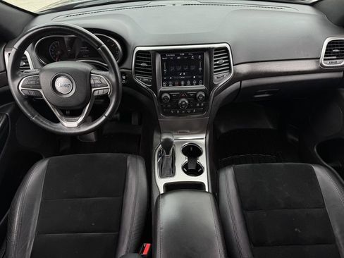 Used 2018 Jeep Grand Cherokee Altitude RWD image 10