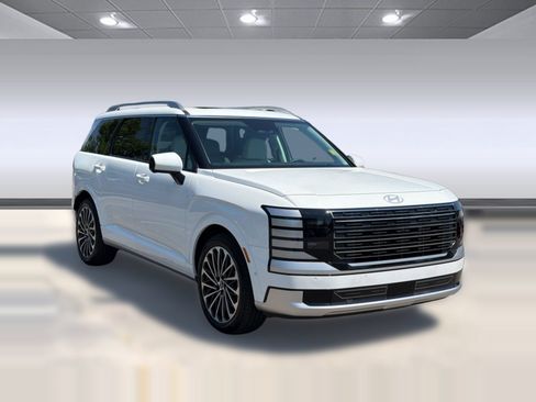 Used 2026 Hyundai Palisade Calligraphy FWD image 7
