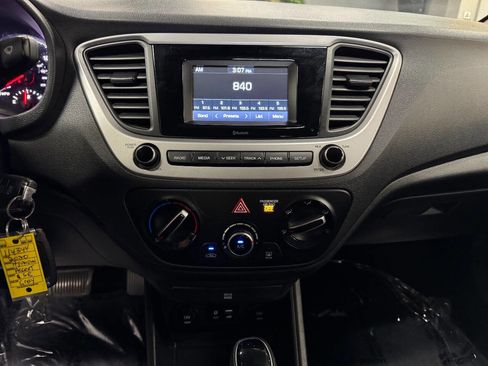 Used 2020 Hyundai Accent SE image 25