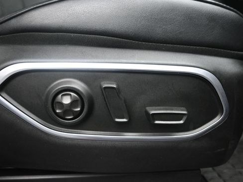 Used 2024 Jeep Wagoneer Series II AWD/4WD image 12