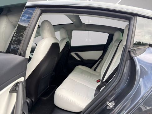 Used 2019 Tesla Model 3 Long Range image 10