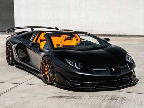 Used 2020 Lamborghini Aventador SVJ AWD/4WD image 7