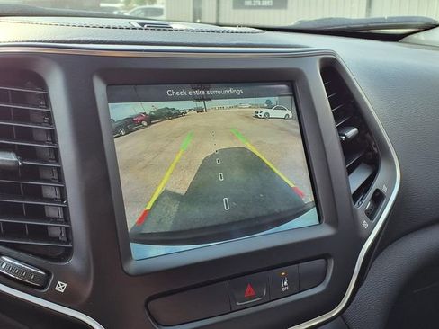 Used 2022 Jeep Cherokee Latitude w/ Sun & Sound Group AWD/4WD image 8