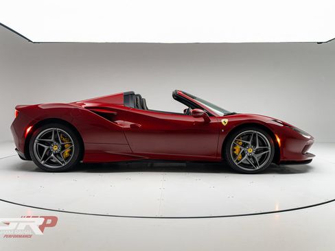Used 2022 Ferrari F8 Tributo RWD image 2