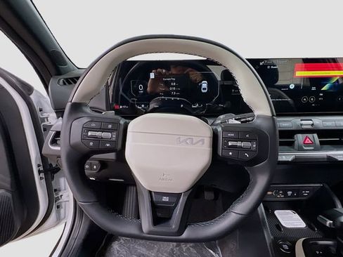 New 2025 Kia K4 GT-Line image 11