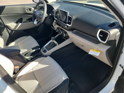 New 2026 Hyundai Venue SEL image 18