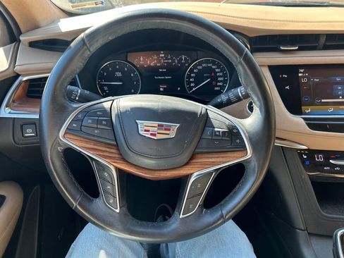Used 2018 Cadillac XT5 Platinum image 23