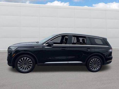Used 2023 Lincoln Aviator Reserve w/ Equipment Group 201A image 2