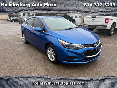 Used 2017 Chevrolet Cruze LT image 1