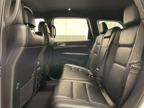 Used 2019 Jeep Grand Cherokee Limited AWD/4WD image 17